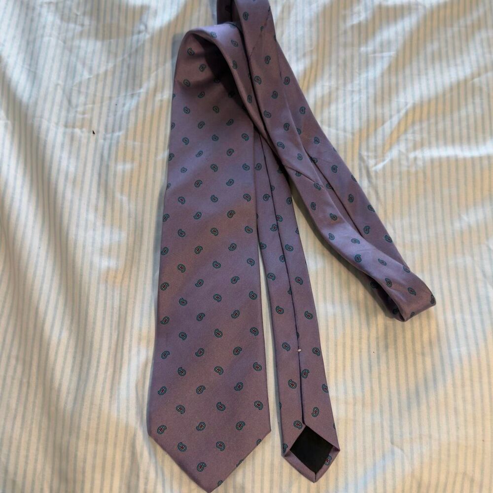 Van Heusen purple paisley silk tie #silk #tie